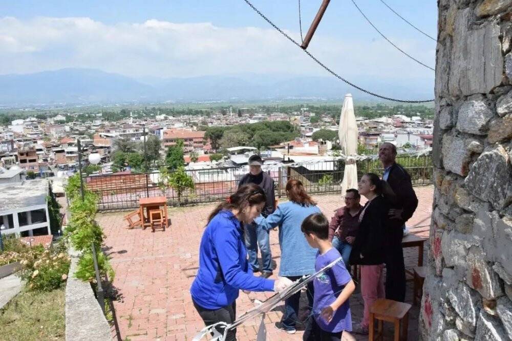 Yenipazar’da rengarenk uçurtmalar gökyüzü süsledi