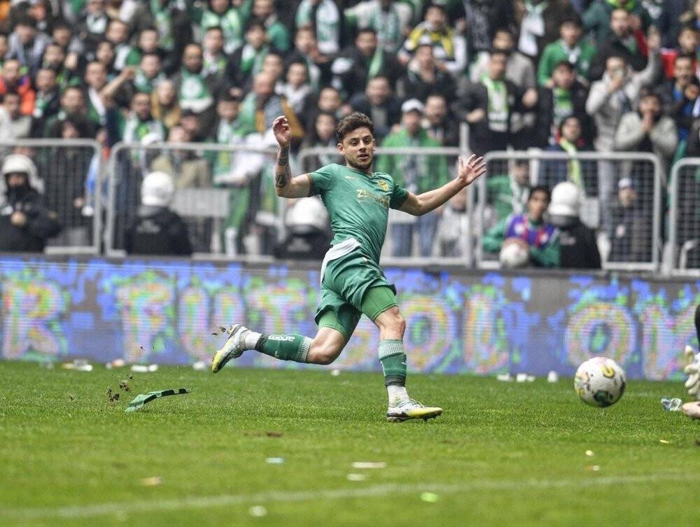 Bursaspor’da gol krallığı yarışı kızışıyor
