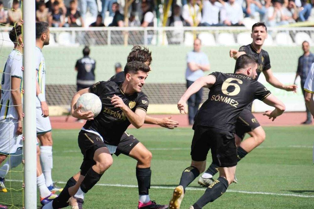 Bursaspor’da gol krallığı yarışı kızışıyor