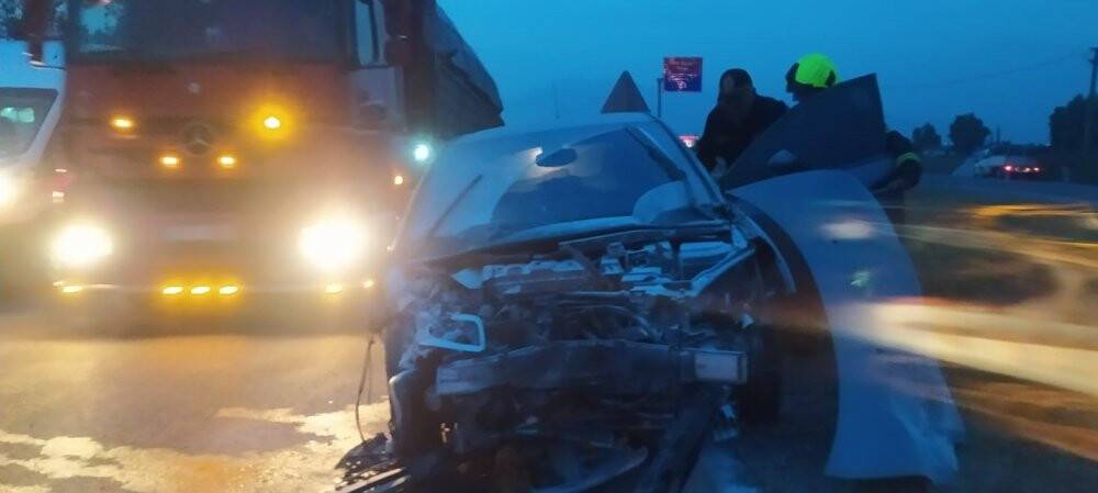 Çarpışmanın şiddetiyle otomobiller savruldu, yürekler ağızlara geldi