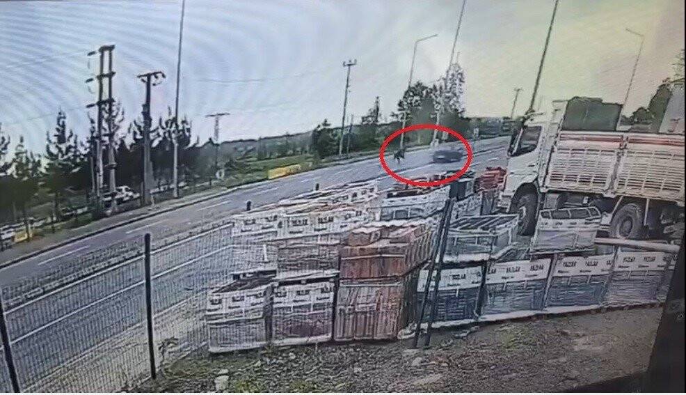 Otomobilin çarptı, havada takla attı