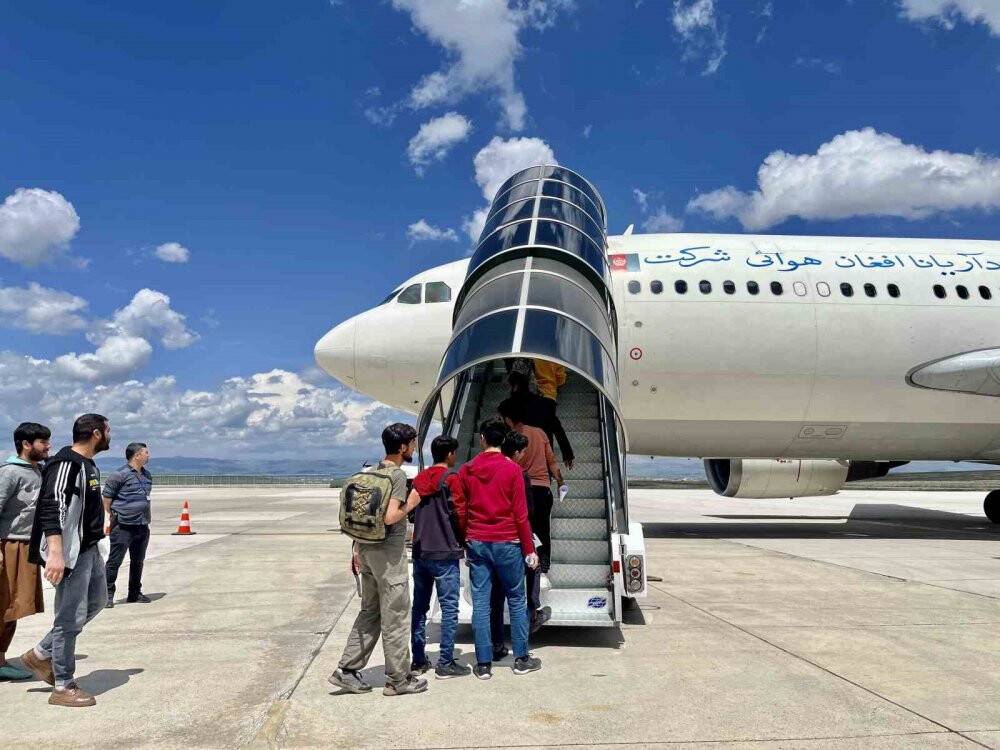 227 Afgan göçmen sınır dışı edildi