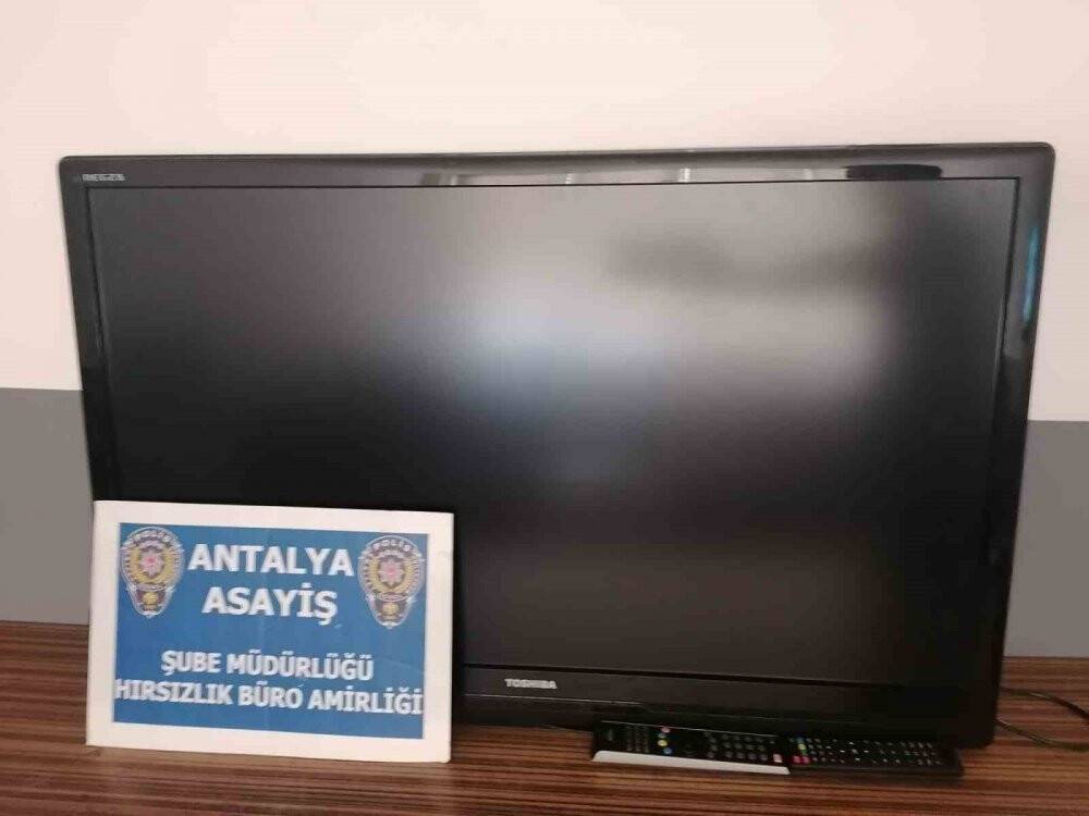 Maça gider gibi çelik kasa hırsızlığına gittiler