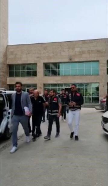 Maça gider gibi çelik kasa hırsızlığına gittiler