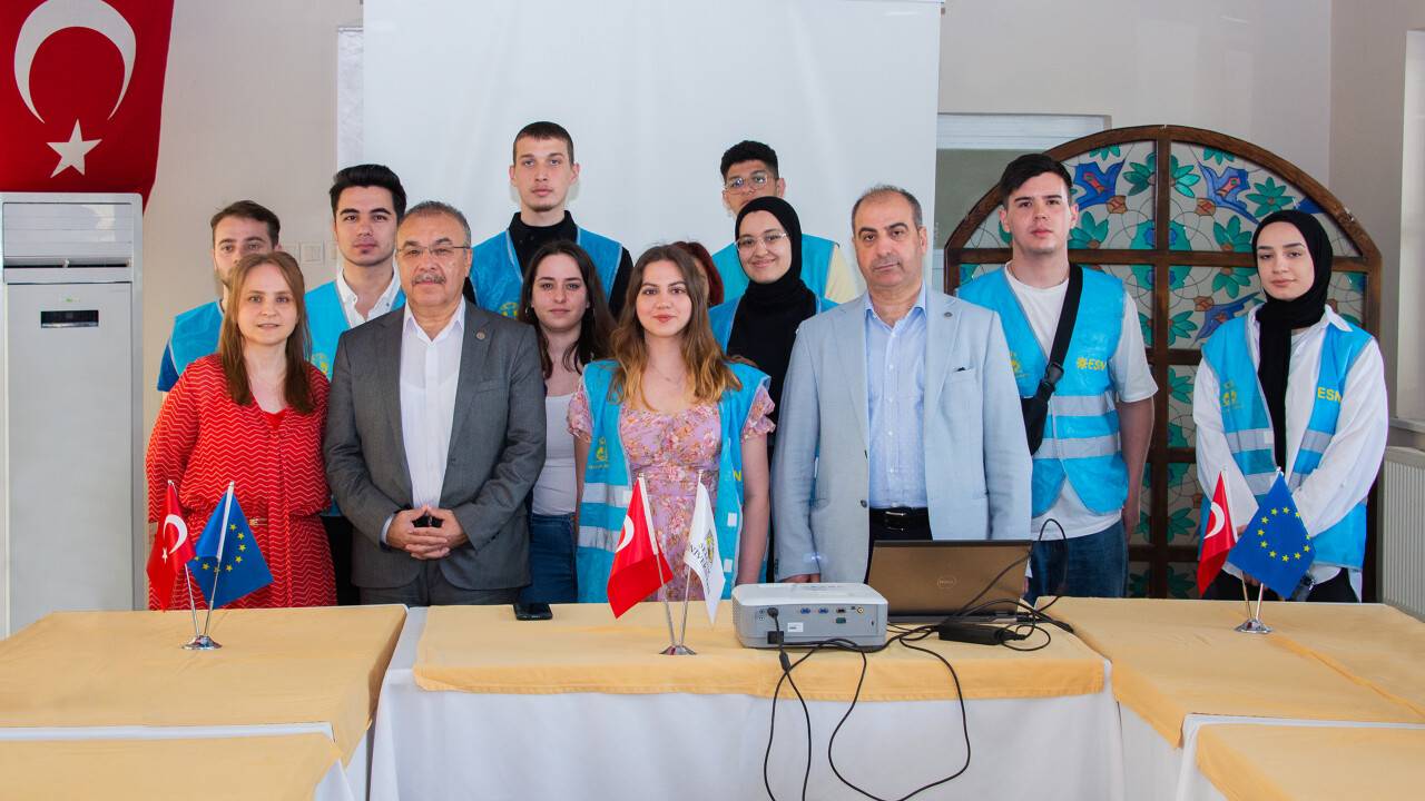 selcuk-universitesinde-9-mayis-avrupa-gunu-etkinligi-duzenlendi-2.jpg