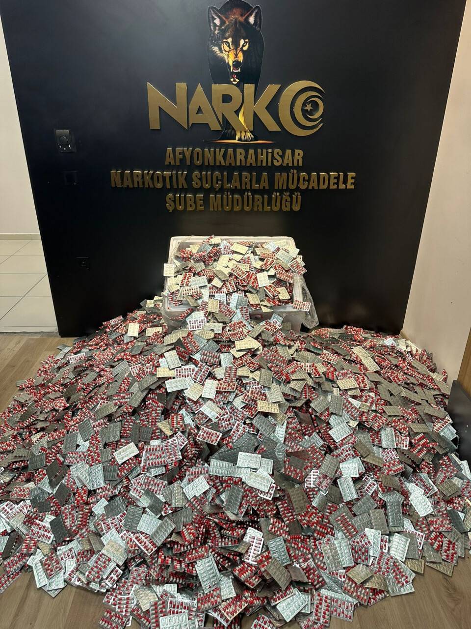 aa-20230511-31106992-31106991-afyonkarahisarda-uyusturucu-operasyonunda-3-supheli-yakalandi.jpg