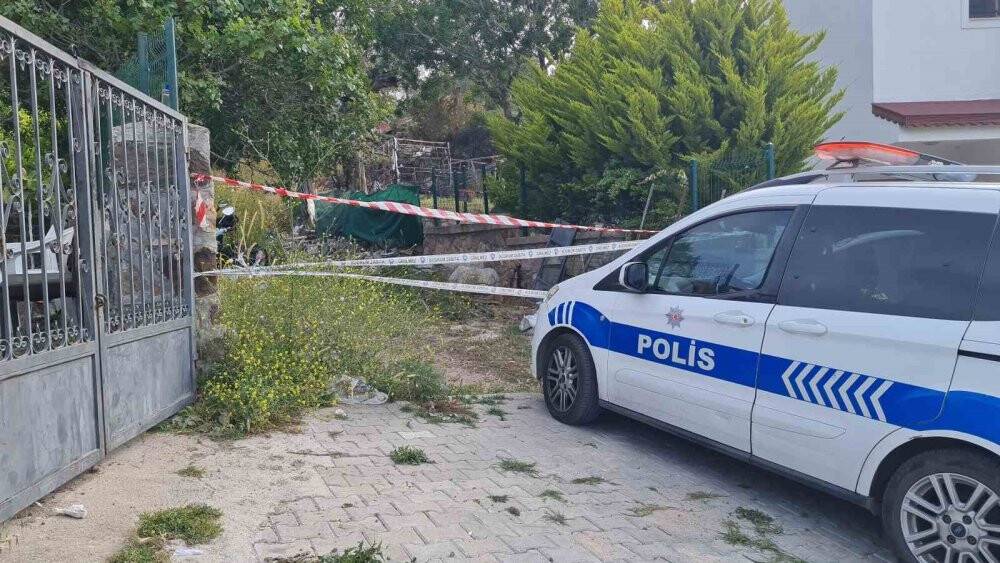 Turist karavanda yanarak can verdi