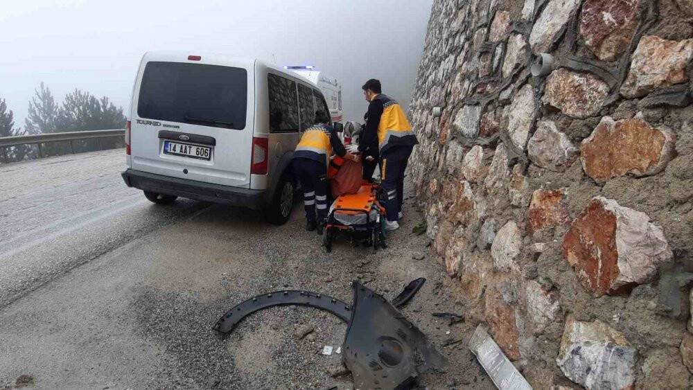 Hastaneye giderken hastanelik oldular: 2 yaralı