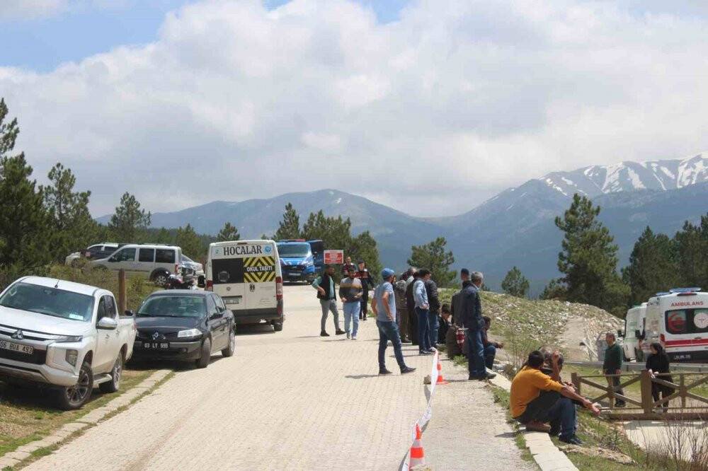 Piknik faciasında göletten 2 kişinin cansız bedenini Konya'dan gelen polis kurbağa adamlar çıkardı