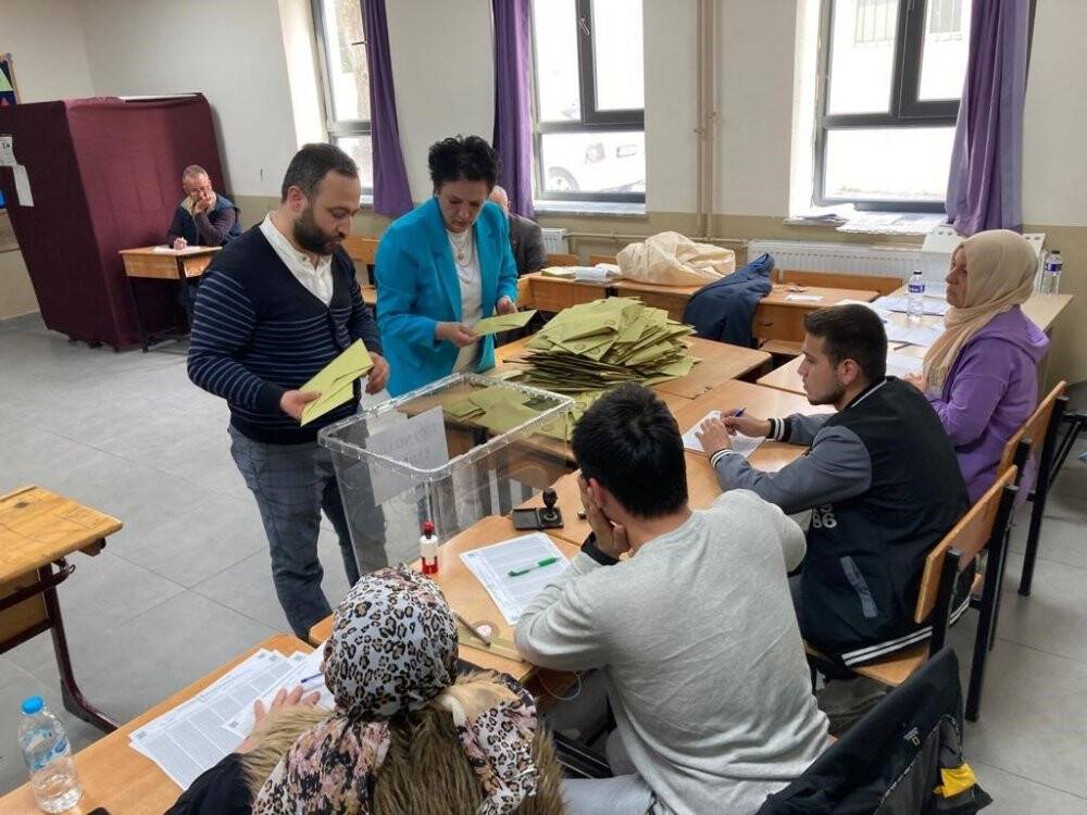 Çanakkale’de sandıklar açılmaya başlandı