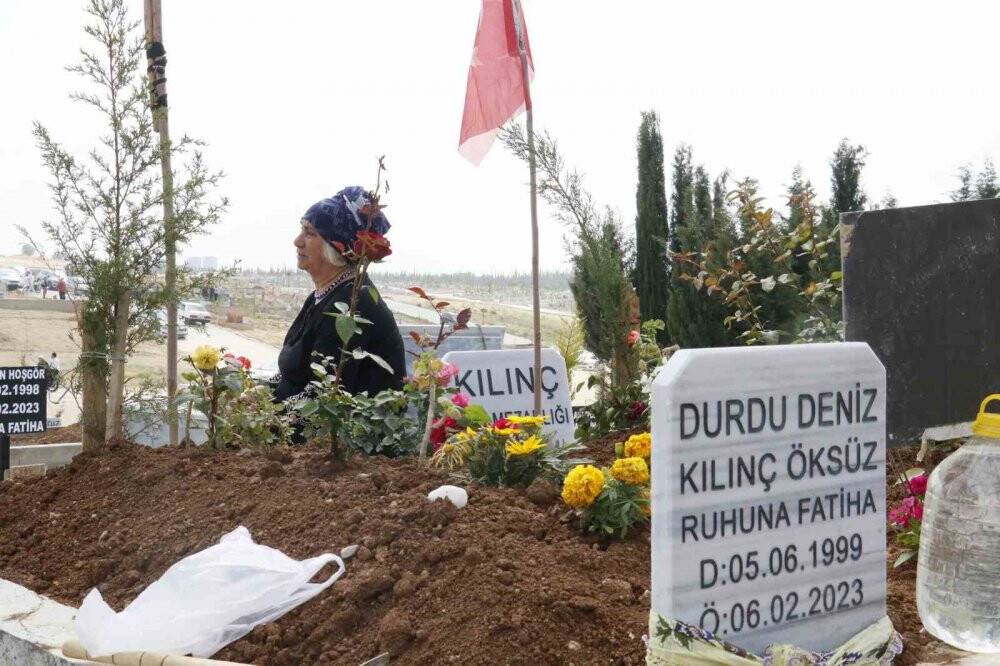 En acı anneler günü: “Kızım sen gelemedin ben sana geldim”