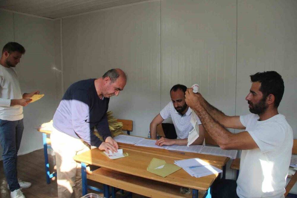Hatay’da oy sayımı başladı