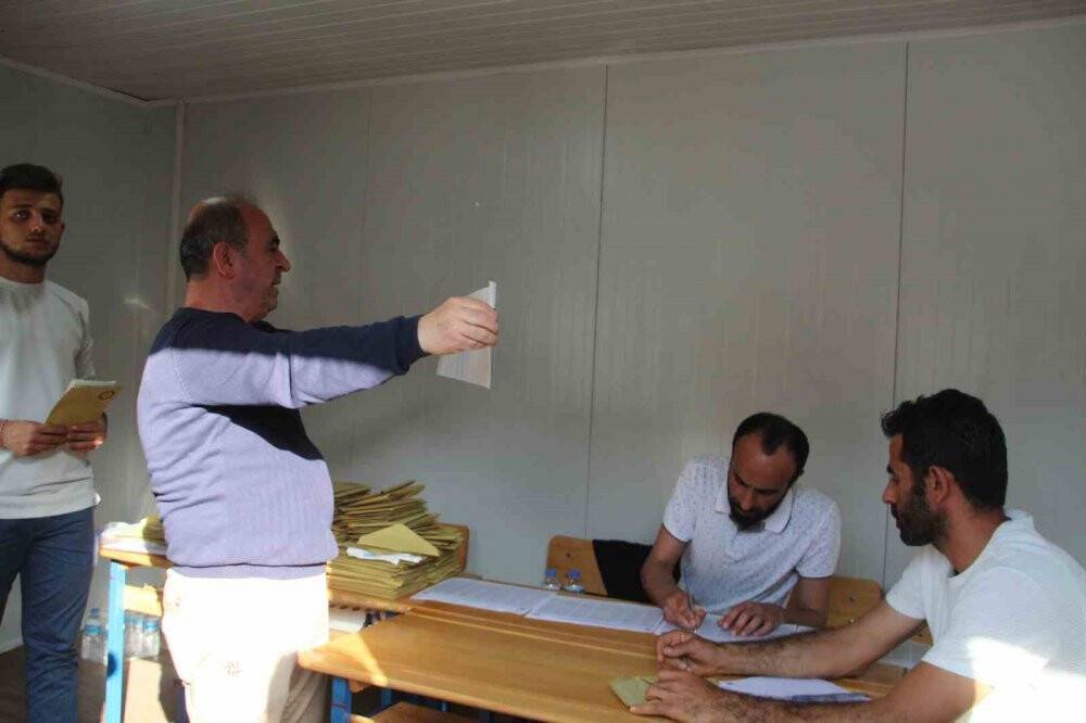 Hatay’da oy sayımı başladı