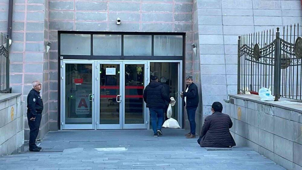 Sandık sonuçları İl Seçim Kurulu’na gelmeye başladı