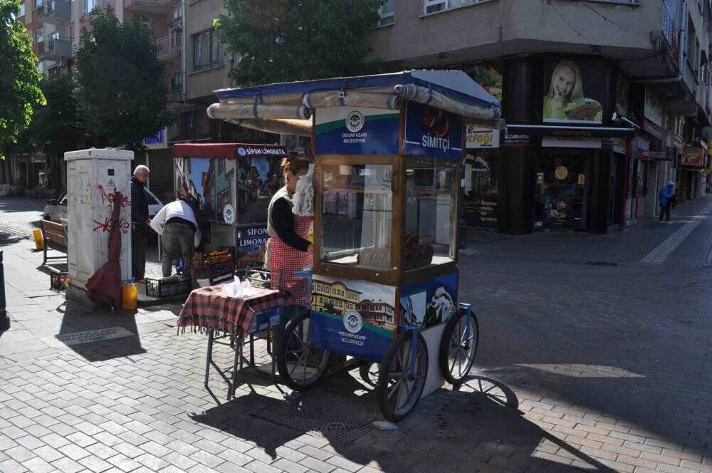 Seçim günü bazı esnaf dükkânını açarken, bazıları da açmamayı tercih etti