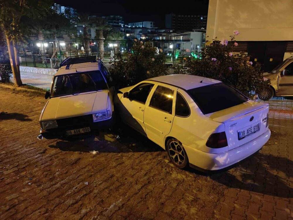 İzinsiz kullandığı otomobille kaza yaptı, yaralı arkadaşını bırakıp kaçtı