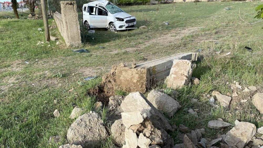 Konya'da Köpeğe çarpan araç takla attı: 1 yaralı