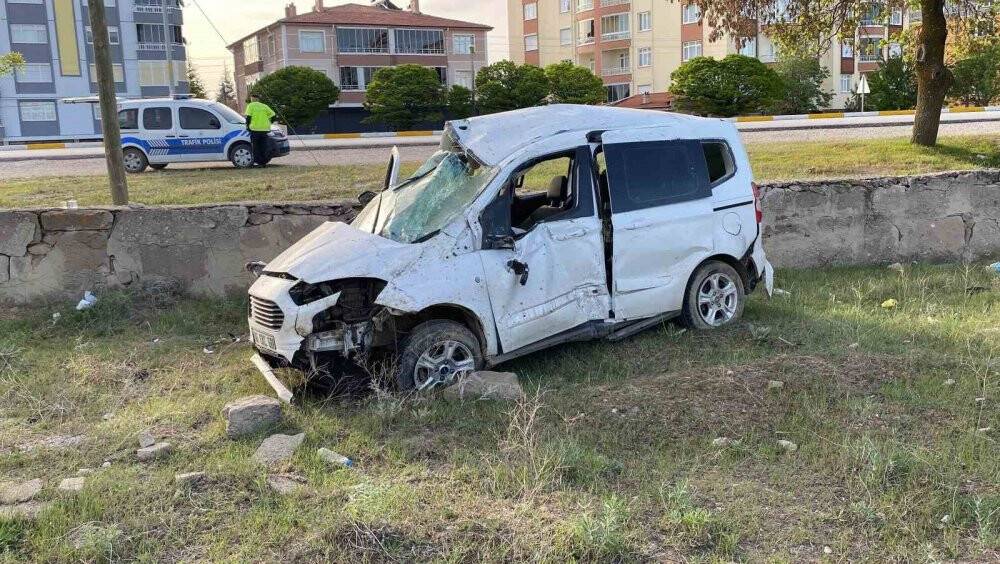 Konya'da Köpeğe çarpan araç takla attı: 1 yaralı