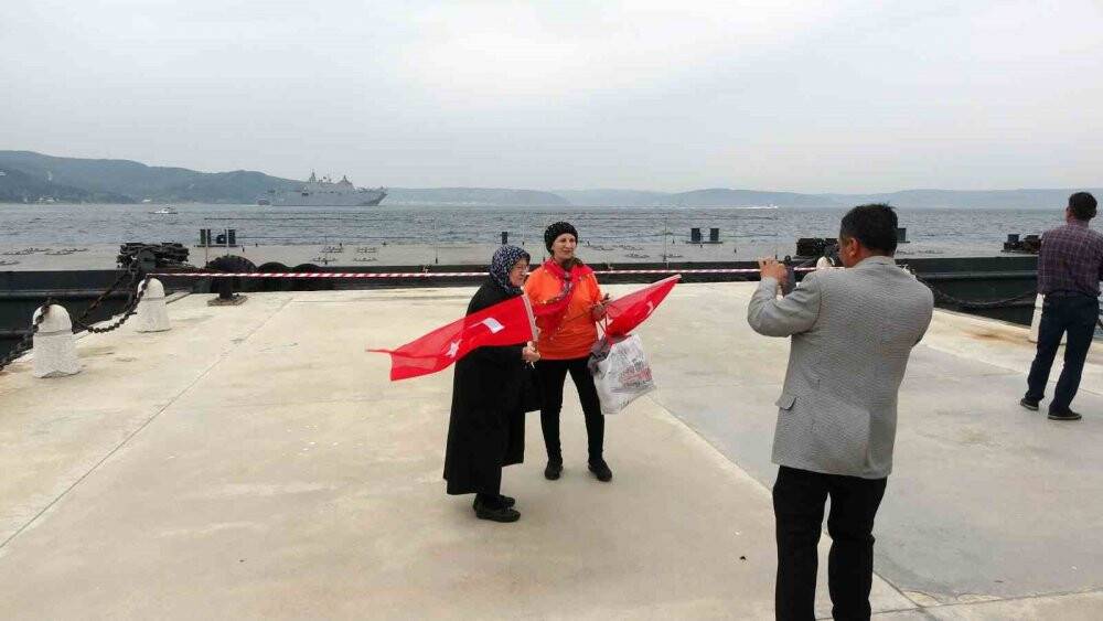 ‘TCG Anadolu’ Çanakkale Boğazı’ndan geçti