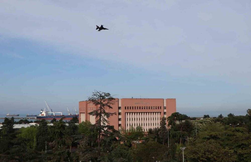 SOLOTÜRK ve Türk Yıldızları Samsun semalarında