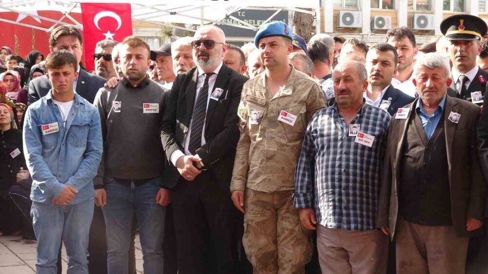 Uzman çavuşlardan şehit kardeşlerine son görev