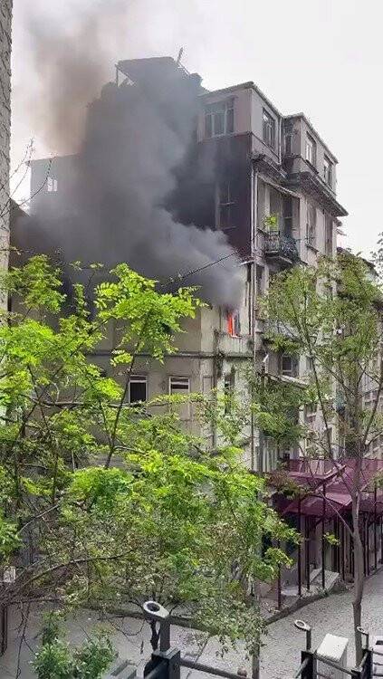 Arkadaşına kızan genç evi ateşe verdi