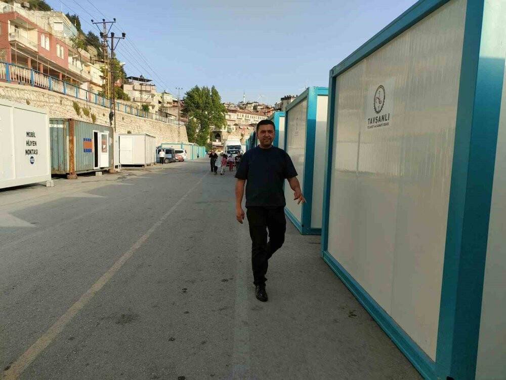 Hataylı depremzede kebap ustasından, alçaklara tokat gibi cevap!