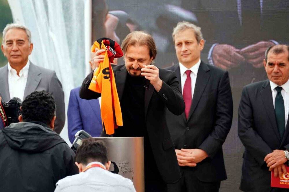 Galatasaray’ın yeni evi Kemerburgaz Metin Oktay Tesisleri’nin temel atma töreni yapıldı
