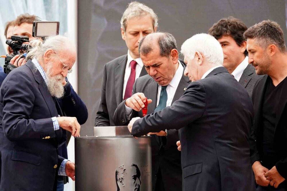 Galatasaray’ın yeni evi Kemerburgaz Metin Oktay Tesisleri’nin temel atma töreni yapıldı