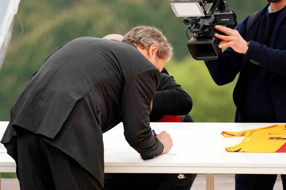 Galatasaray’ın yeni evi Kemerburgaz Metin Oktay Tesisleri’nin temel atma töreni yapıldı