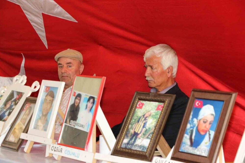 Evlat nöbetindeki baba: Evladımın sesini 10 yıldır duyamıyorum!