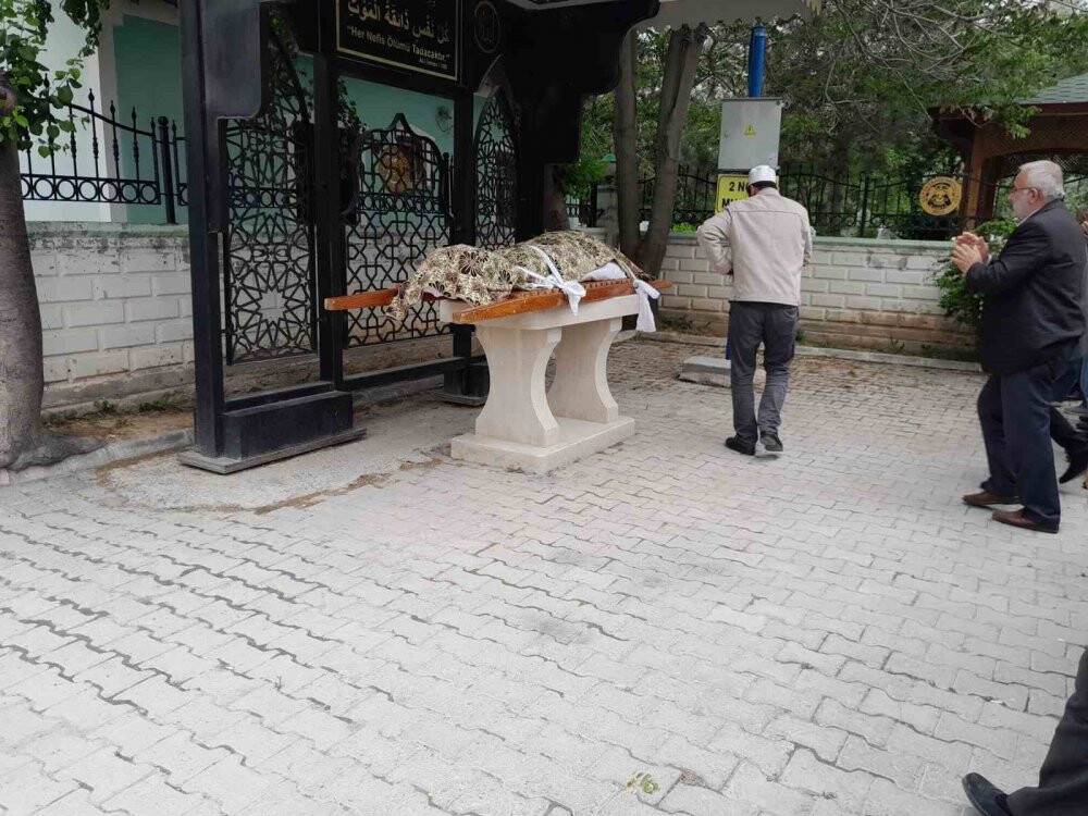 Etliekmekçide saldırı sonrası ölen kişi defnedildi