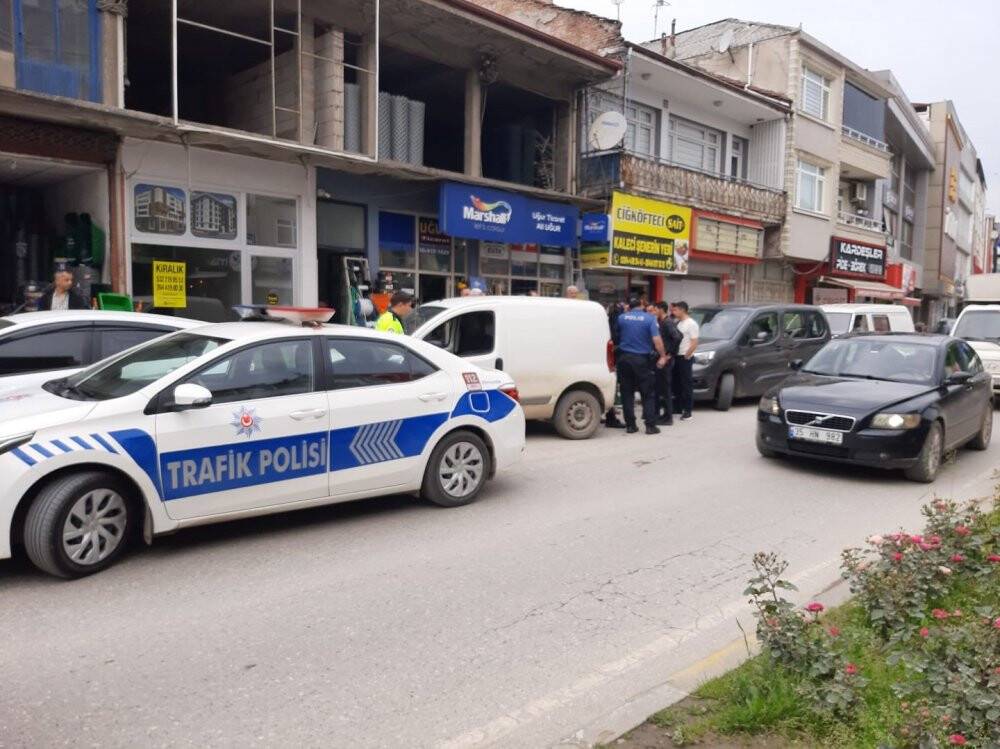 Kayıtsız plaka ile trafiğe çıktı, ceza yedi