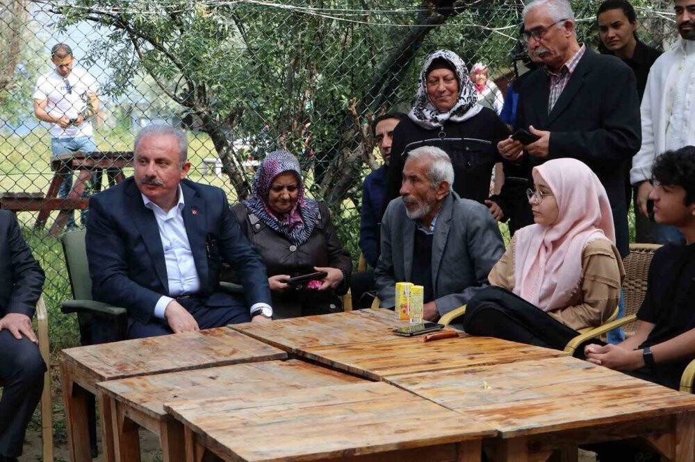 TBMM Başkanı Şentop’tan CHP’li belediyenin depremzede kararına sert tepki: “Esir kampına dönüştürmüş vaziyette”