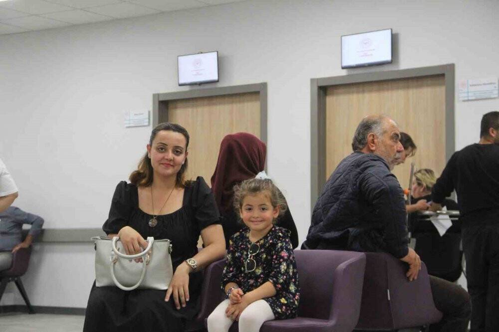 2 ayda tamamlanan Defne Devlet Hastanesi’nde hasta yoğunluğu