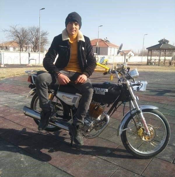 Motosiklet minibüse arkadan çarptı: 1 ölü