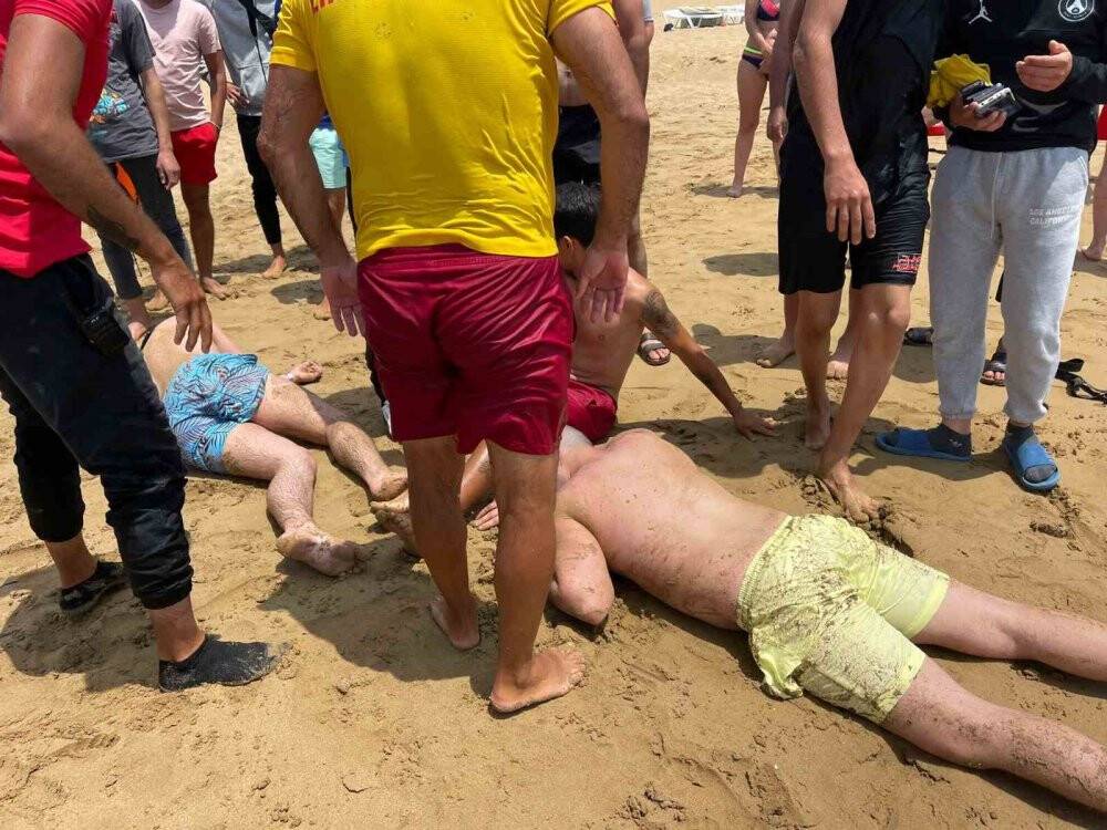 Uyarıları dinlemeyen tatilciler ölümden döndü