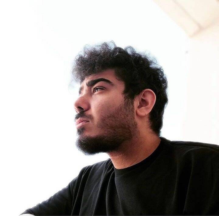 Bir genç, boynunda plastik kelepçe ile evinde ölü bulundu