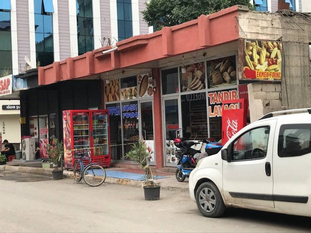 Dükkan sahibi, kiracısını vurdu!