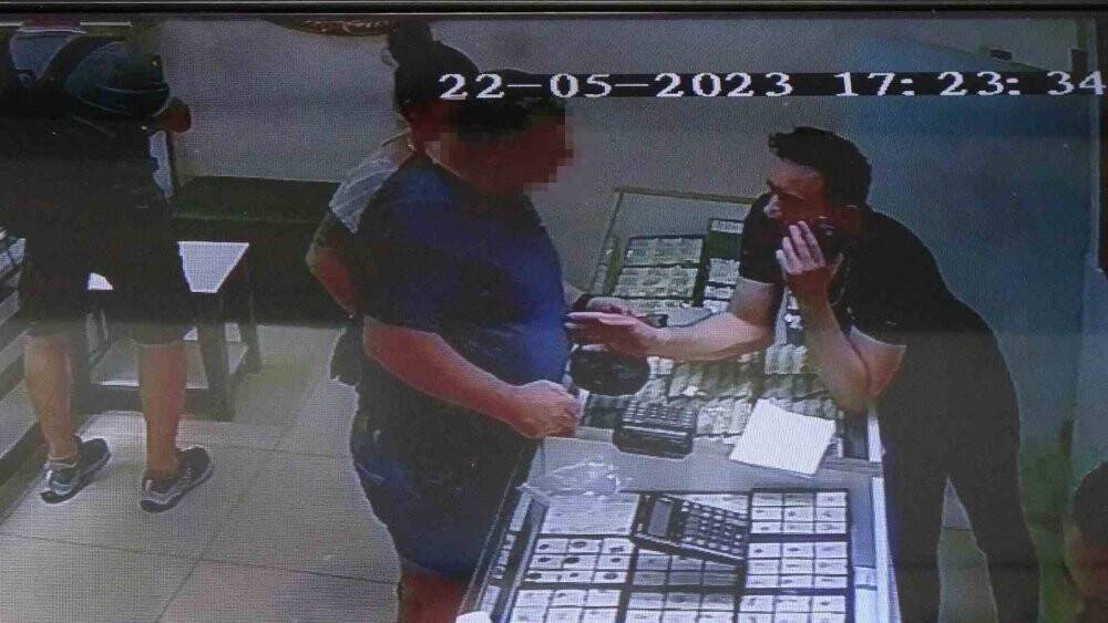 Turiste 5 gram yerine 50 gram altın verdiğini fark etti, soluğu polis merkezinde aldı