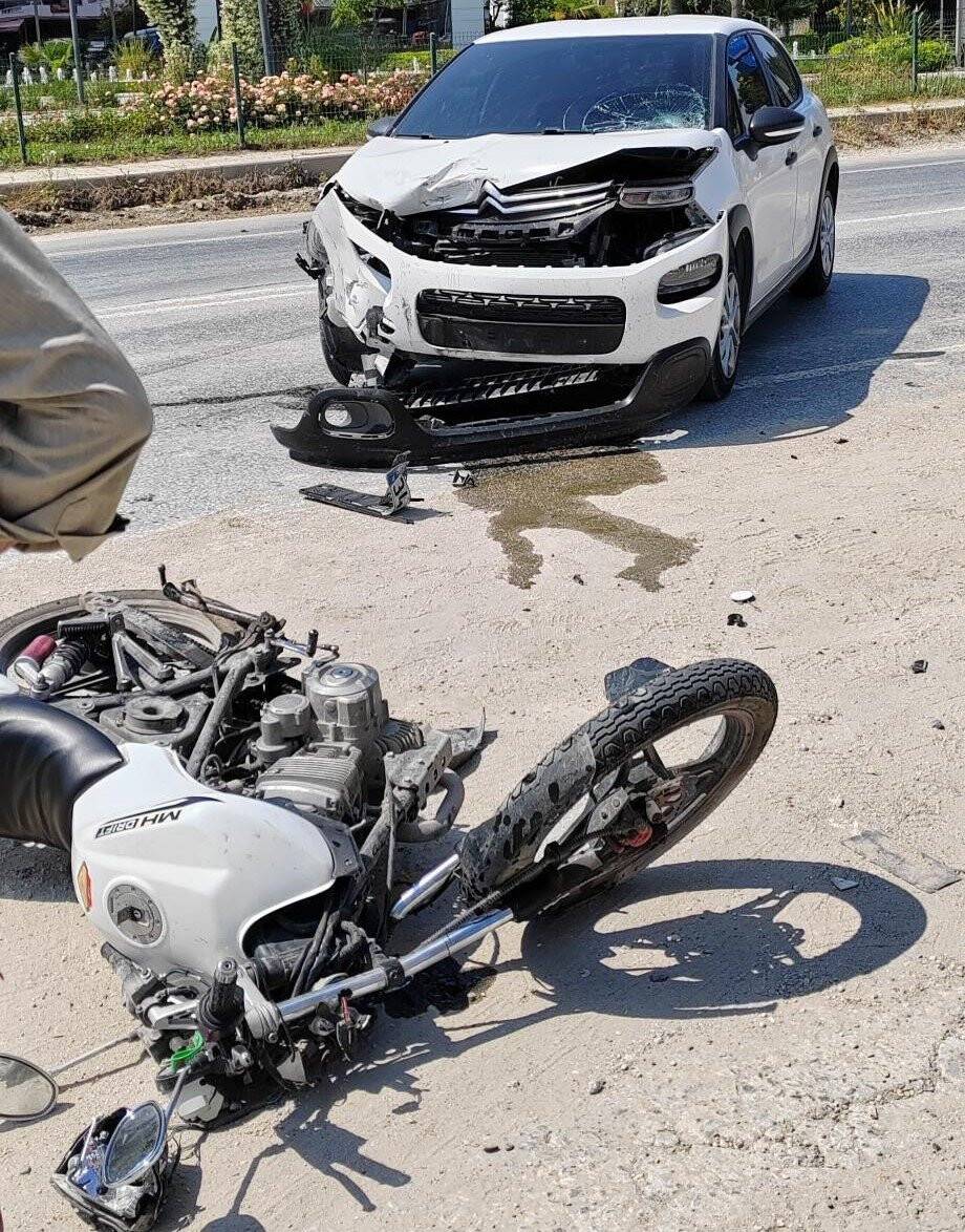 Otomobil ile motosiklet kafa kafaya çarpıştı: 1 ağır yaralı