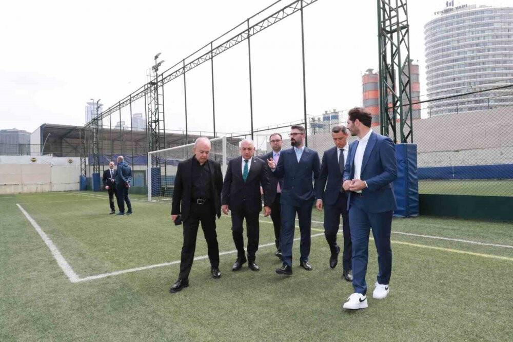 TFF Başkanı Mehmet Büyükekşi’den, Fenerbahçe Futbol Akademisi’ne ziyaret