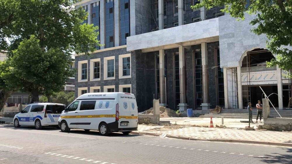 İnşaattan düşen işçi yaralandı