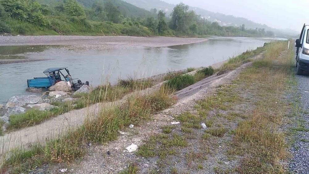 Kaza yaptığı tarım aracını terk edip kayıplara karıştı