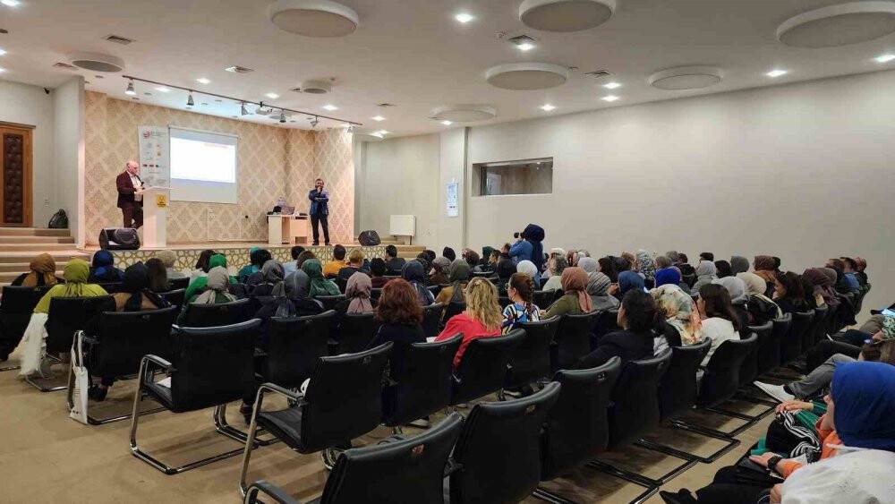 KOMEK mülteci uyumuna yönelik hazırlanan projeye ev sahipliği yaptı