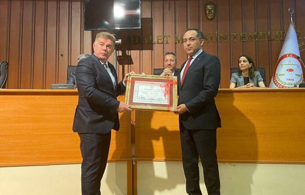 Konya milletvekilleri mazbatalarını aldı