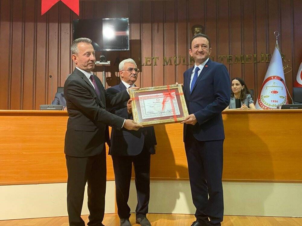 Konya milletvekilleri mazbatalarını aldı