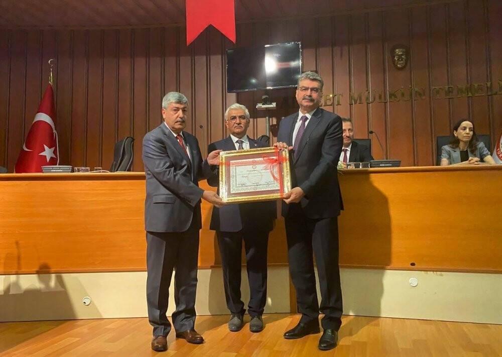 Konya milletvekilleri mazbatalarını aldı