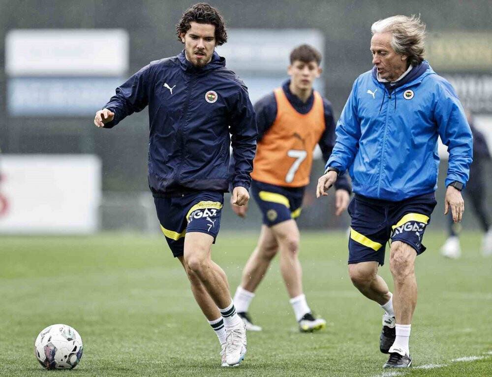 Fenerbahçe, Antalyaspor maçı hazırlıklarına devam etti