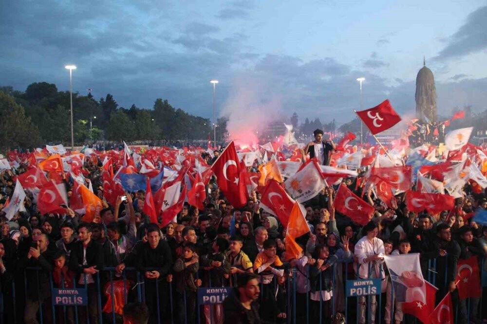 Cumhurbaşkanı Erdoğan’ın seçim zaferine Konya’da coşkulu kutlama